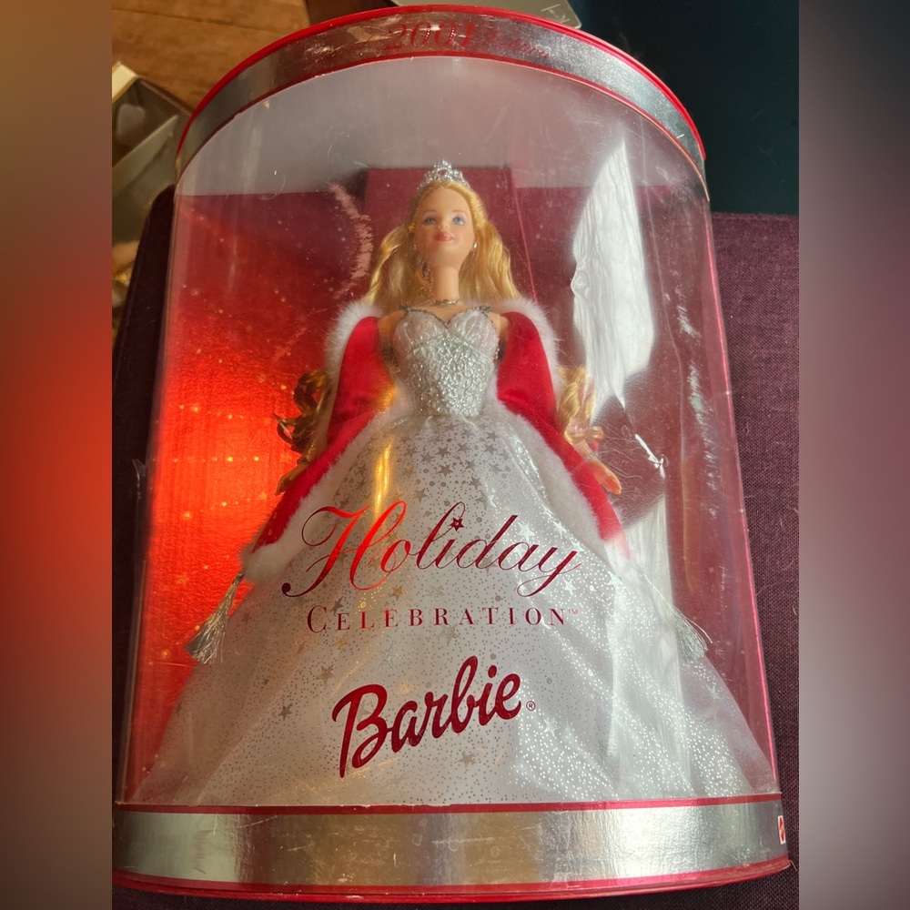 2001 Holiday Barbie in box